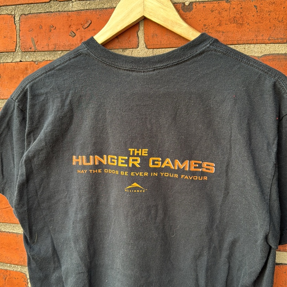 The Hunger Games Promo T-Shirt / Medium / 2012 - Picture 5 of 6